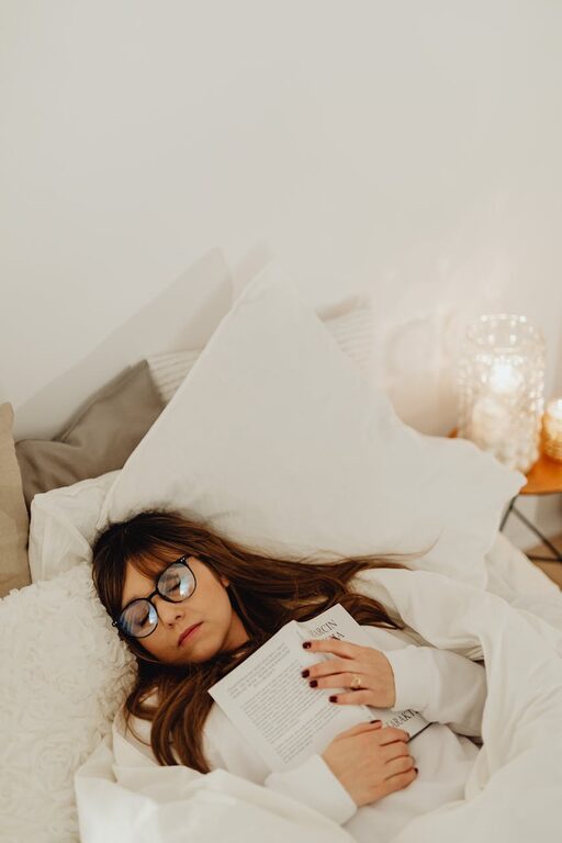 Enjoying Cozy Evenings Without Screens: Ideas for Relaxing at Home